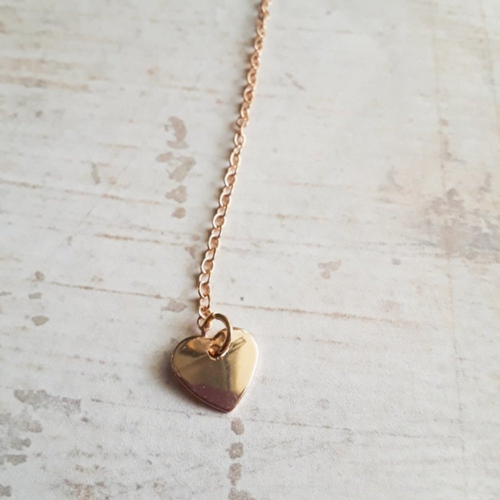Double Heart Lariat Dainty Gold Minimalist Necklace - Picture 4 of 8